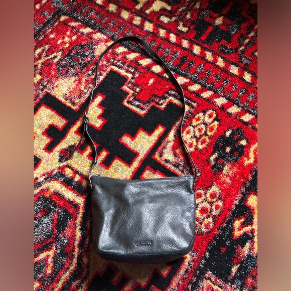 Gorgeous American Leather Co Black Crossbody Bag EUC! - Picture 2 of 15